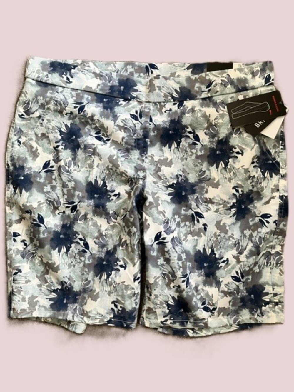 BRIGGS COMFORT WAISTBAND SHORTS, WHITE W/ BLUE-GREEN-GRAY FLORAL, 20W, NWT